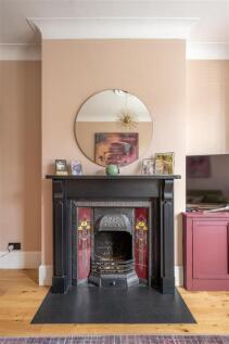 Waverley Road, E18