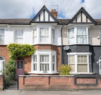 Waverley Road, E18