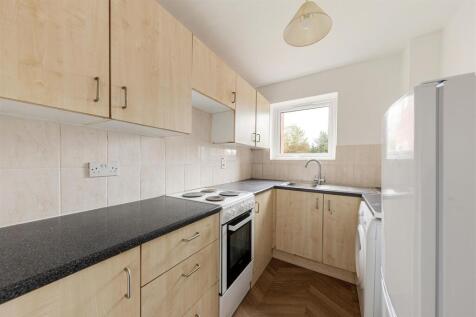 Gordon Road, E18