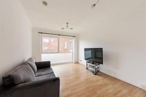 Gordon Road, E18