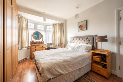 Grenville Gardens, IG8