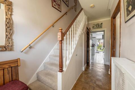 Grenville Gardens, IG8