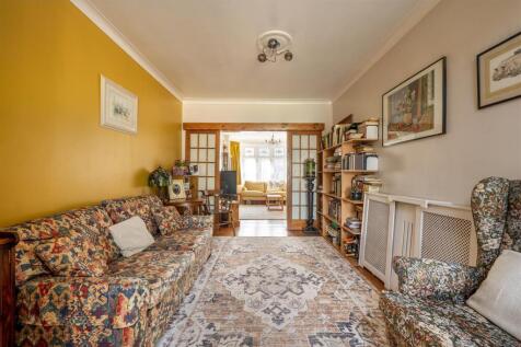 Grenville Gardens, IG8