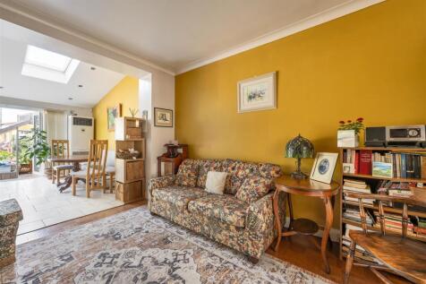 Grenville Gardens, IG8