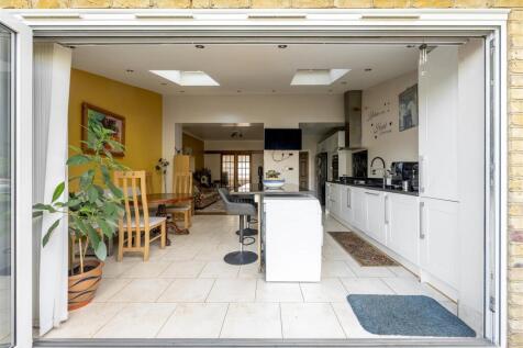 Grenville Gardens, IG8