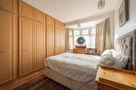 Grenville Gardens, IG8