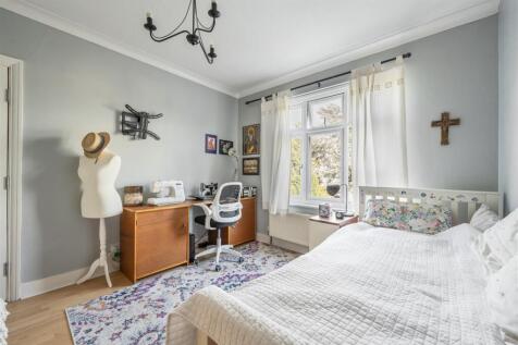 Grenville Gardens, IG8