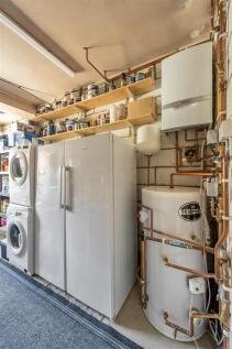 Charnwood Drive, E18