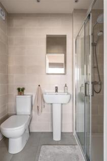 Charnwood Drive, E18