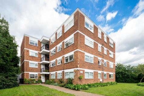Lynwood Close, E18