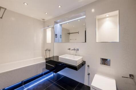 Hermitage Close, E18