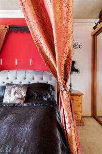 St. Albans Crescent, IG8