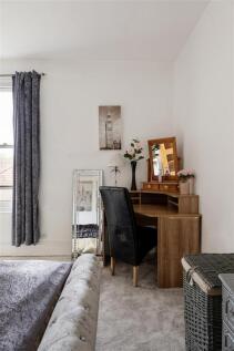 St. Albans Crescent, IG8