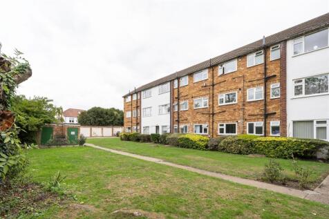 Snakes Lane West, IG8