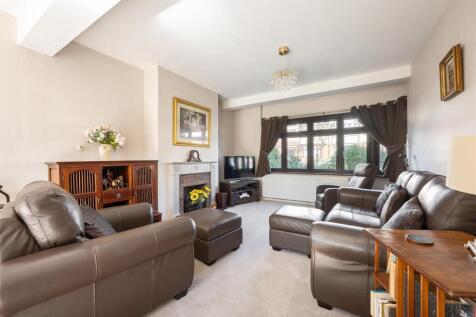 Sherwood Avenue, E18