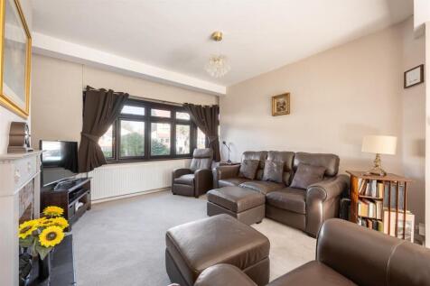 Sherwood Avenue, E18