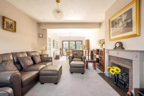 Sherwood Avenue, E18