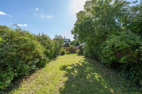 Sherwood Avenue, E18