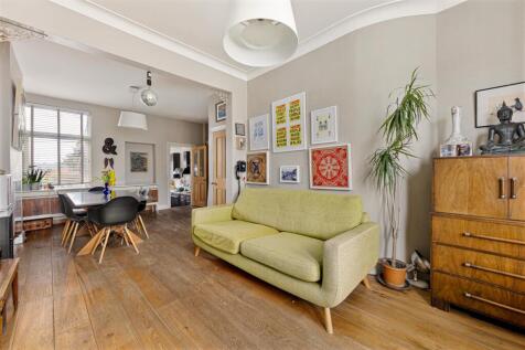 Ashford Road, E18