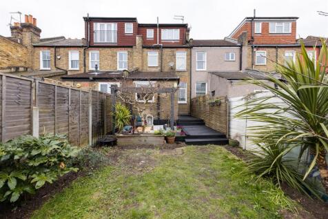 Ashford Road, E18