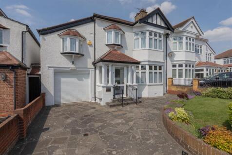 Byron Avenue, E18