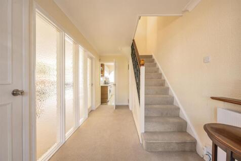 High View Road, E18