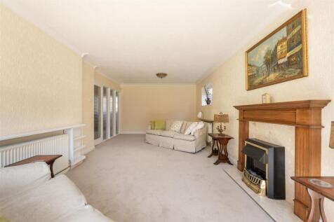 High View Road, E18
