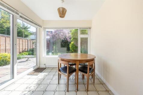 High View Road, E18