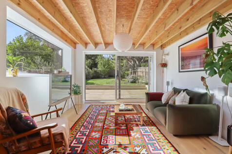63 Auckland Road,...