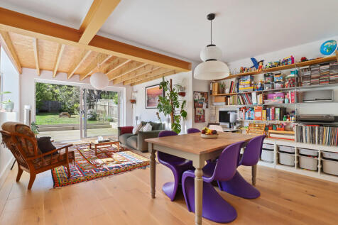 63 Auckland Road,...