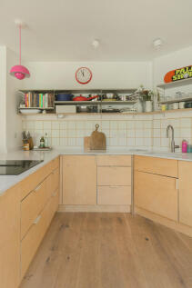 63 Auckland Road,...