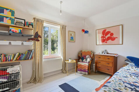 63 Auckland Road,...