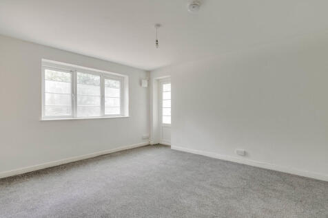 15 The Woodlands,...