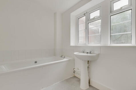 15 The Woodlands,...