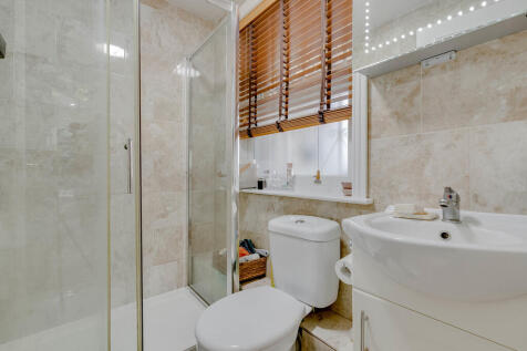 Flat 5, 8a Harold...