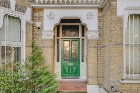 Flat 5, 8a Harold...