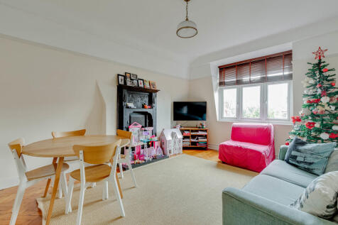 32 Highlands Cour...