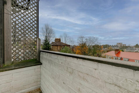 32 Highlands Cour...