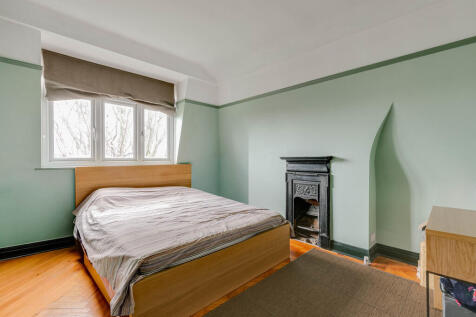 32 Highlands Cour...