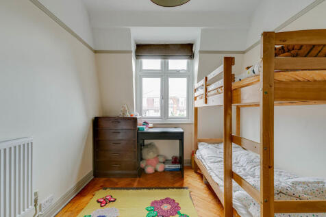 32 Highlands Cour...