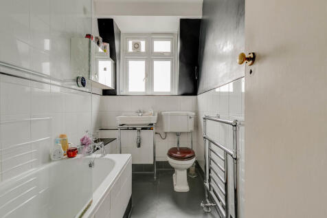 32 Highlands Cour...