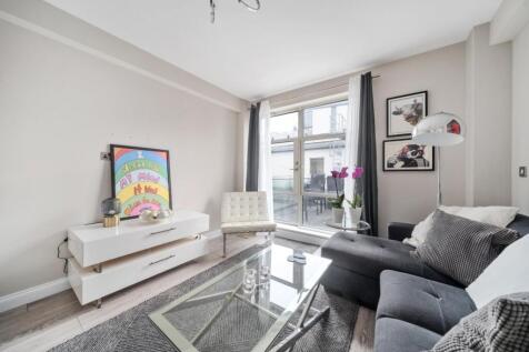 Wallis House 132 TW8 Ph7.jpg