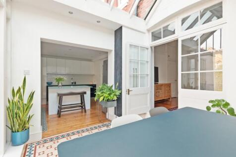 27 Bath Road Ph6.jpg