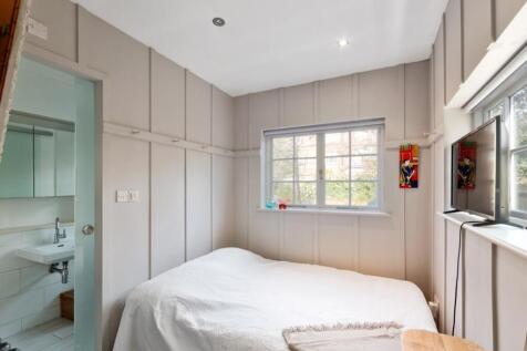 27 Bath Road Ph11.jpg