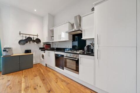 Chiswick High Road Flat 4 W4 Ph5.jpg