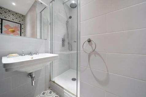 Chiswick High Road Flat 4 W4 Ph8.jpg