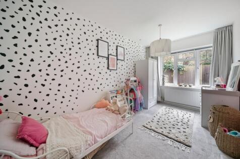 2 Courtfield Ph8.jpg