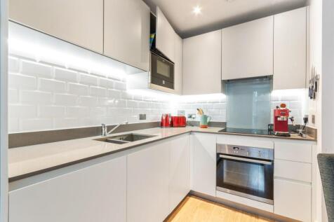 Flat 1 372 Brixton Road Ph4.jpg