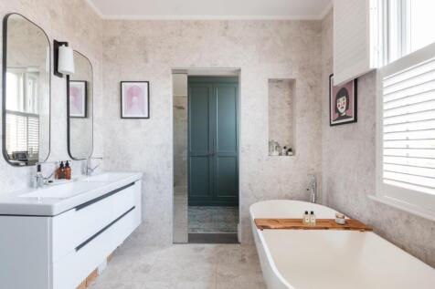 149 Castelnau Ph44.jpg