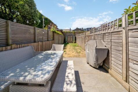 Beaumont Road 21 W4 PH9.jpg